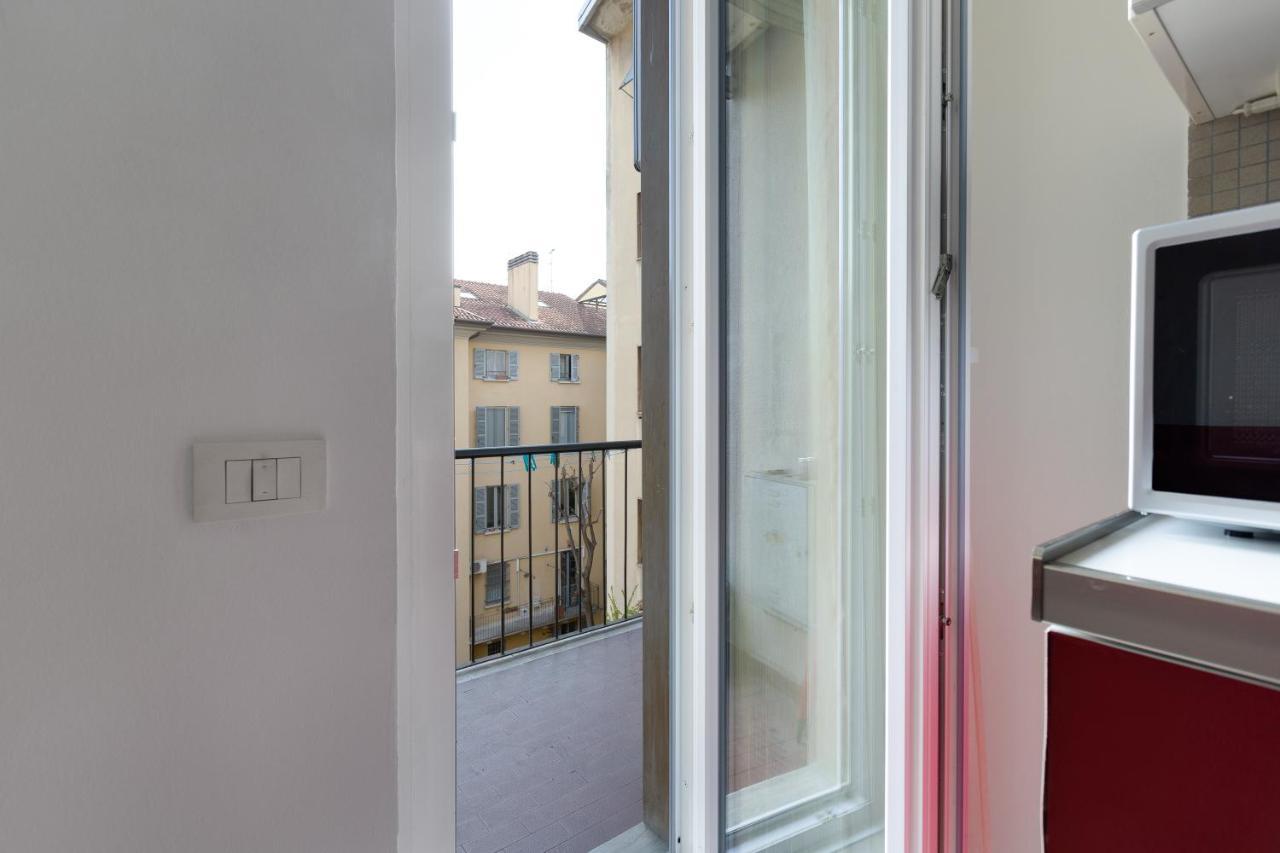 Cozy Apt With Balcony - Mm2 Sant'Agostino Apartman Milánó Kültér fotó